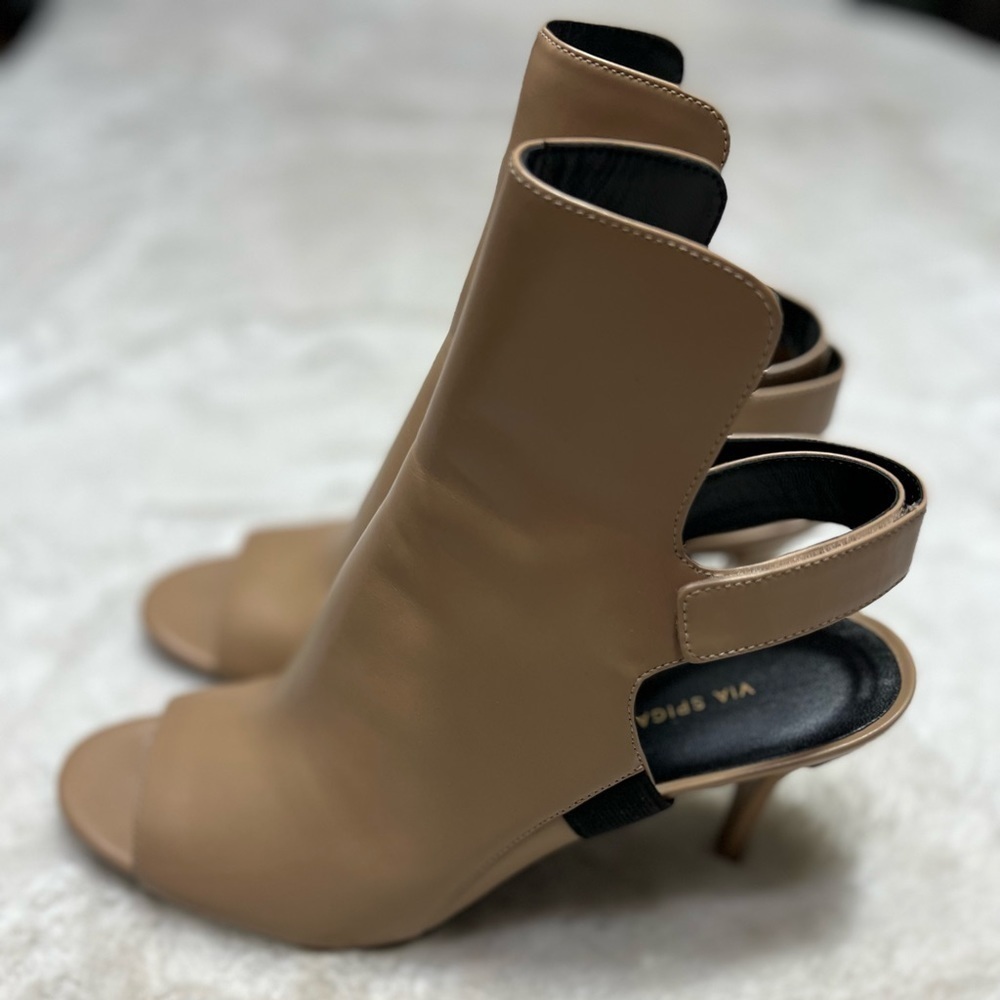 Via Spiga Ida open toe booties womens size 9.5 M